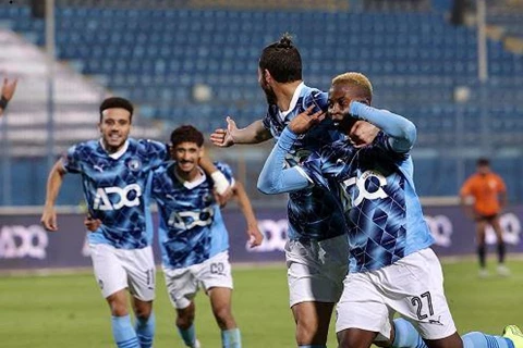 دوري أبطال أفريقيا.. طاقم حكام سوداني يدير مباراة بيراميدز ودجوليبا